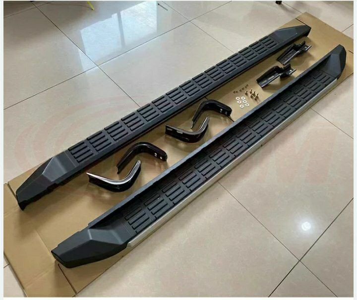 marchepieds latéraux sont conçus spécifiquement pour le Mitsubishi Triton L200 (modèles 2024-2025).