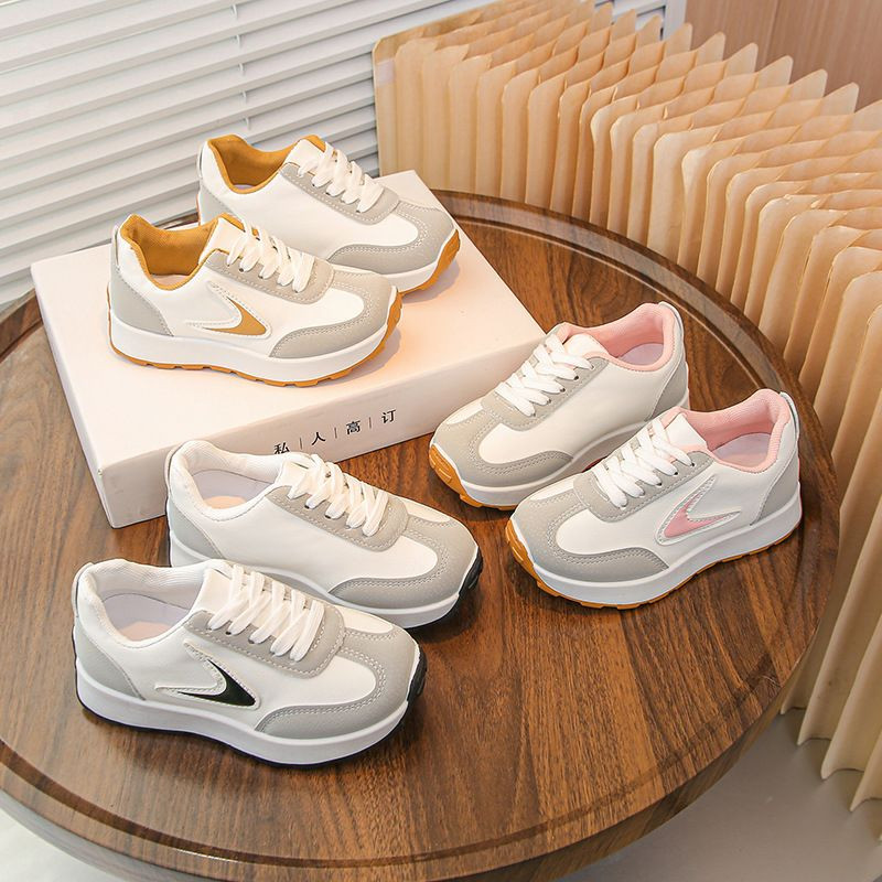 Nouvelles chaussures d'entraînement moral pour enfants de printemps et d'automne, baskets pour enfants à lacets décontractées, tendance et polyvalentes, chaussures de sport respirantes antidérapantes